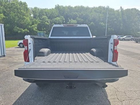 Used 2025 Chevrolet Silverado 2500 Custom w/ Custom Value Package AWD/4WD image 13