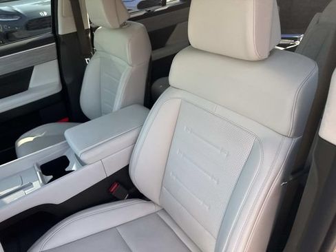 Used 2025 Hyundai Santa Fe Calligraphy AWD/4WD image 20