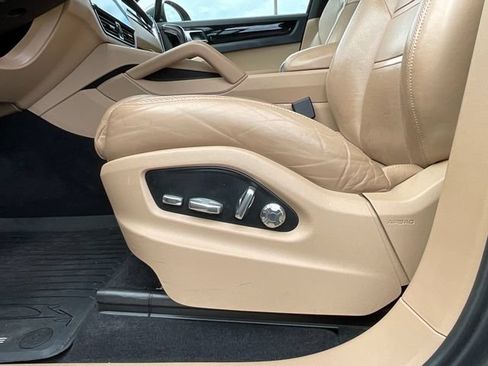 Used 2019 Porsche Cayenne S AWD/4WD image 29
