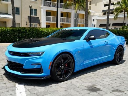 Used 2022 Chevrolet Camaro SS RWD image 9