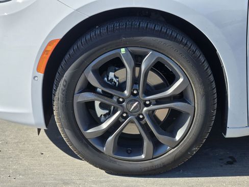 New 2026 Chrysler Pacifica Select image 11