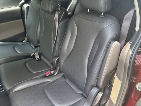 Used 2026 Kia Carnival FWD image 37