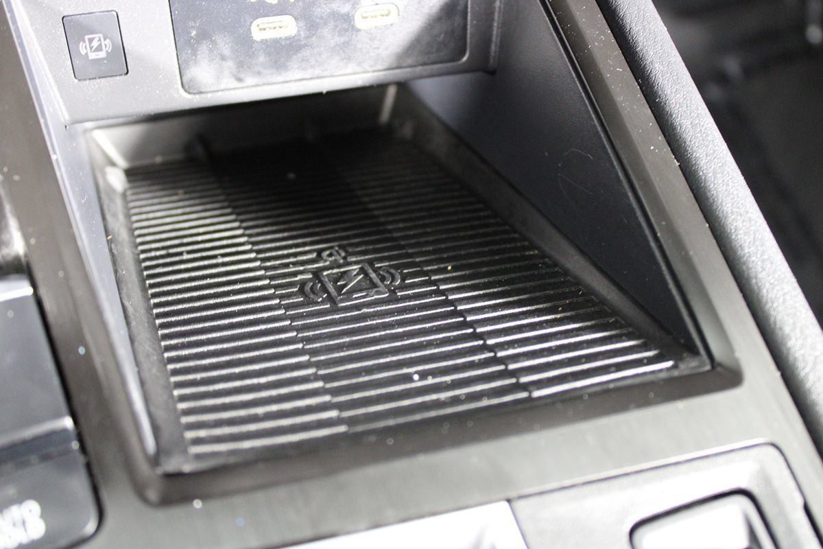 Used 2025 Nissan Kicks SV FWD image 12