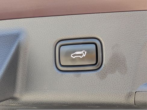 Used 2023 Hyundai Palisade Limited w/ Cargo Package FWD image 11