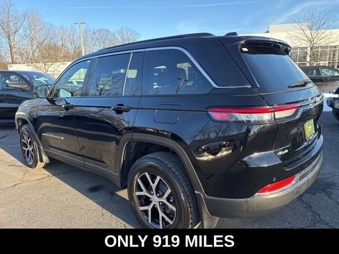 Used 2025 Jeep Grand Cherokee Limited w/ MOPAR Finishing Package image 20