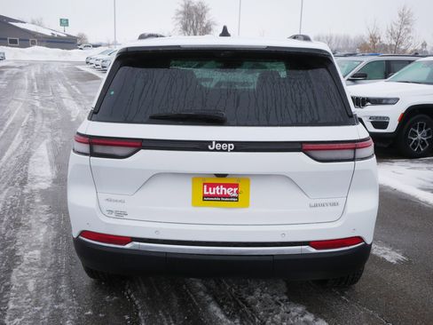 New 2025 Jeep Grand Cherokee Limited w/ Luxury Tech Group II image 3