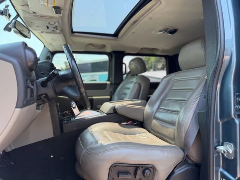 Used 2005 HUMMER H2 w/ Preferred Equipment Group AWD/4WD image 9