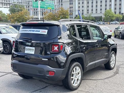 Used 2020 Jeep Renegade Latitude w/ UConnect 8.4 Nav Group AWD/4WD image 3
