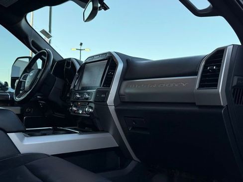 Used 2022 Ford F250 Lariat w/ Lariat Ultimate Package image 19