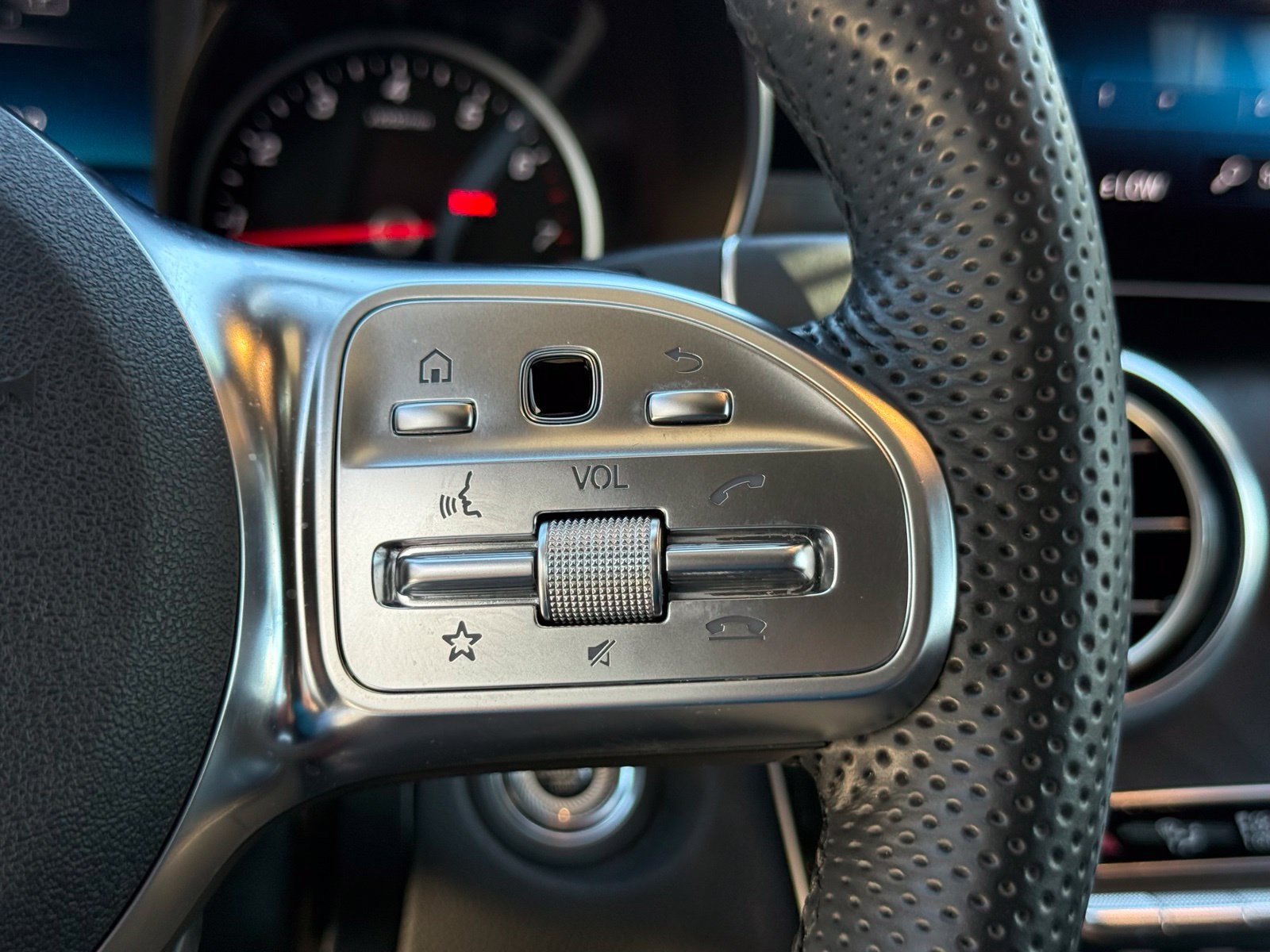 Used 2022 Mercedes-Benz GLC 300 4MATIC Coupe image 33