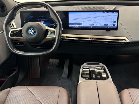 Used 2024 BMW iX xDrive50 w/ Sport Package AWD/4WD image 28