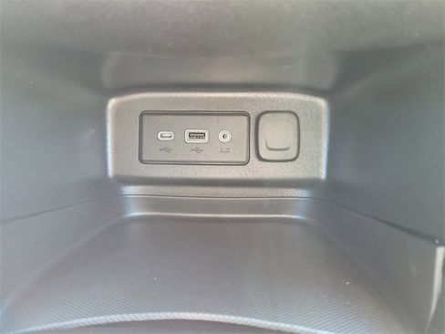 Used 2019 Chevrolet Equinox LT image 33