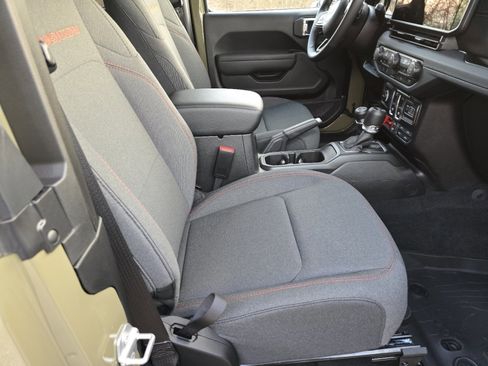 New 2026 Jeep Wrangler Rubicon w/ Xtreme 35 Tire Package image 10