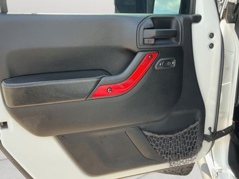 Used 2015 Jeep Wrangler Unlimited Sport AWD/4WD image 17
