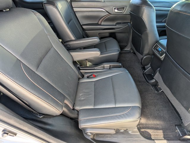 Used 2018 Toyota Highlander Limited AWD/4WD image 14