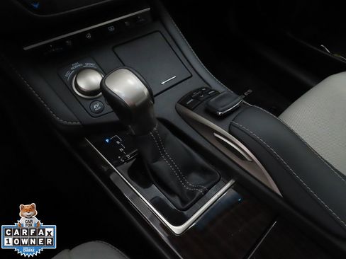 Used 2018 Lexus ES 300h w/ Luxury Package FWD image 18