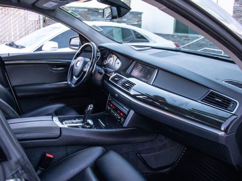 Used 2017 BMW 550i Gran Turismo xDrive image 18