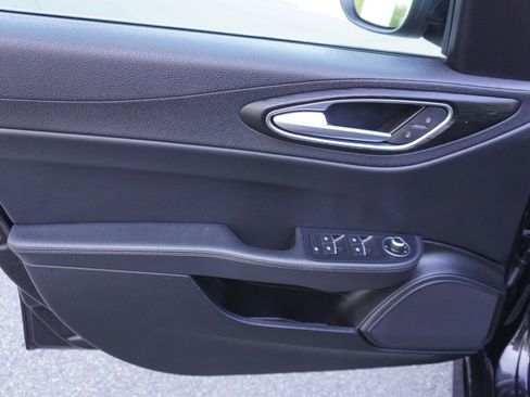 Used 2017 Alfa Romeo Giulia AWD image 26