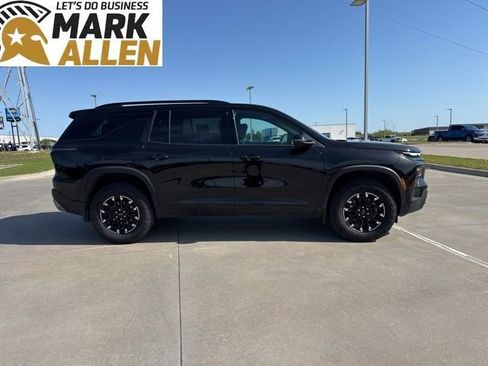 Used 2026 Chevrolet Traverse Z71 image 6