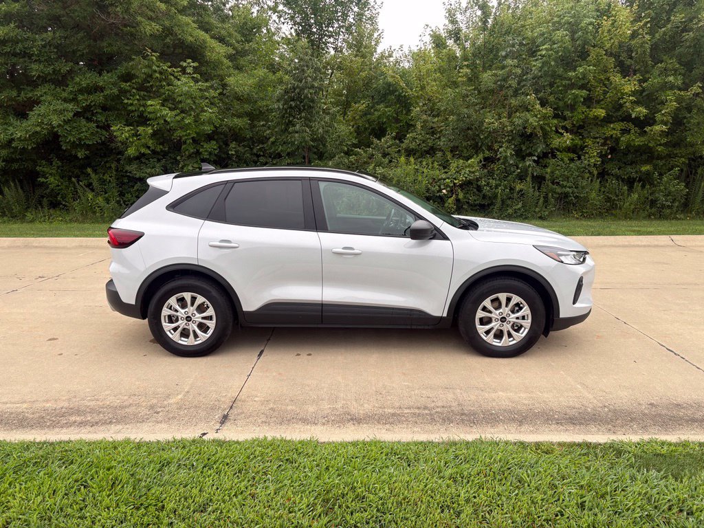 Used 2026 Ford Escape Active w/ Cold Weather Package FWD image 10