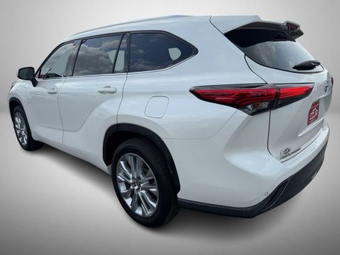 Used 2020 Toyota Highlander Limited image 4