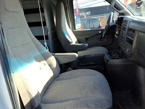 Used 2017 GMC Savana 2500 2500 image 12