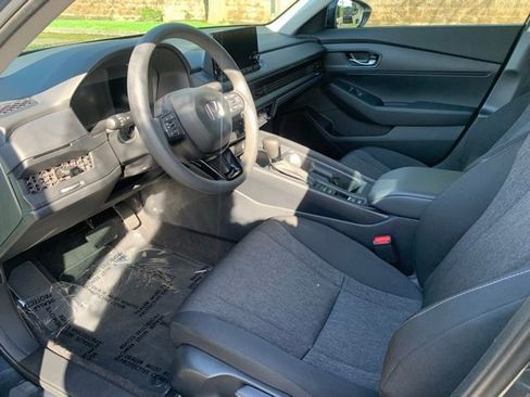 Used 2025 Honda Accord LX image 10