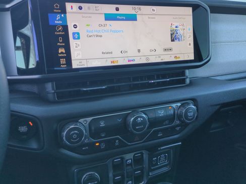 New 2026 Jeep Gladiator Sport image 12