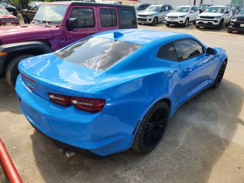 Used 2022 Chevrolet Camaro LT w/ Technology Package RWD image 3