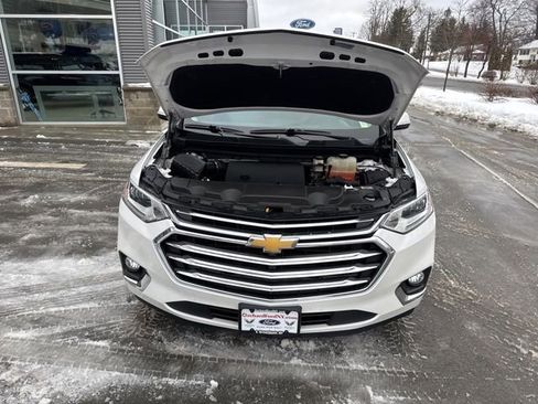 Used 2018 Chevrolet Traverse High Country AWD/4WD image 17