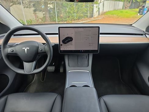 Used 2023 Tesla Model Y Long Range AWD/4WD image 11