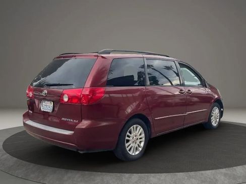 Used 2007 Toyota Sienna XLE image 5