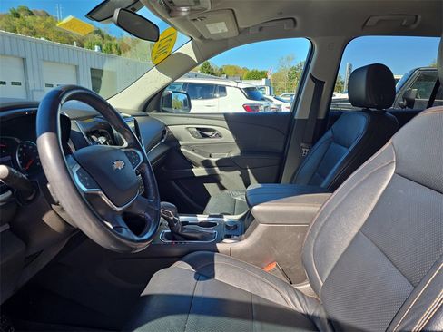 Used 2021 Chevrolet Traverse LT w/ LPO, Blackout Package image 11