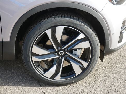 New 2026 Volvo XC40 B5 Ultra w/ Climate Package image 4