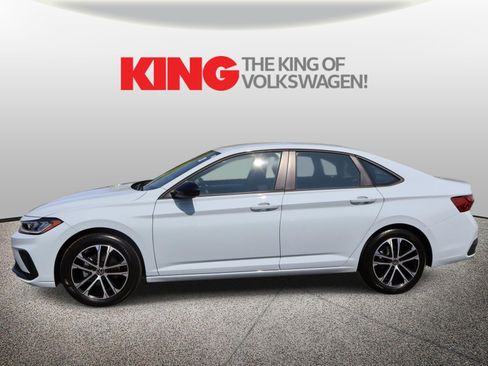 Used 2025 Volkswagen Jetta Sport FWD image 7