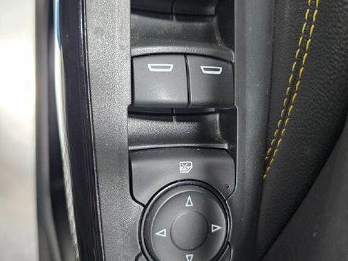 Used 2025 Chevrolet Trax LT FWD image 24