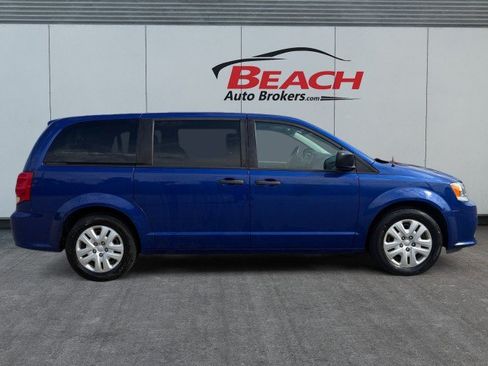 Used 2019 Dodge Grand Caravan SE w/ UConnect Hands-Free Group FWD image 9