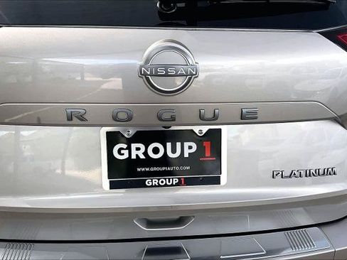 Certified 2024 Nissan Rogue Platinum FWD image 10