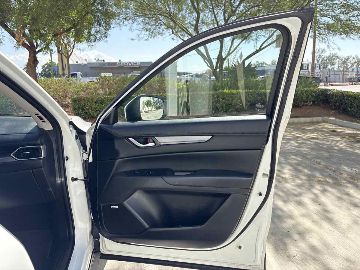 Used 2018 MAZDA CX-5 Touring w/ Preferred Equipment Package FWD image 15