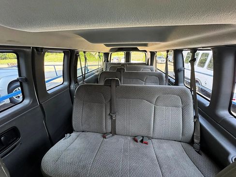 Used 2016 Chevrolet Express 3500 LS RWD image 22