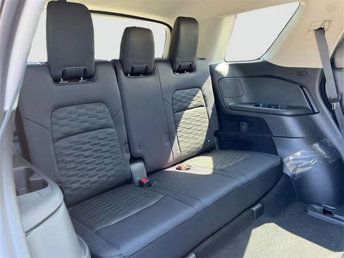 Certified 2025 Nissan Pathfinder S image 26