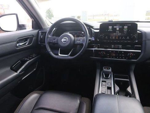 Used 2024 Nissan Pathfinder SL w/ SL Premium Package image 24