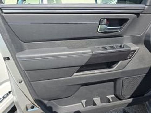 Used 2025 Toyota Tundra Platinum AWD/4WD image 6