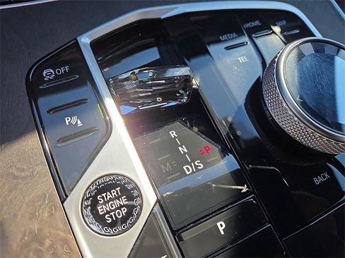 Used 2024 BMW X5 xDrive40i w/ Executive Package image 16