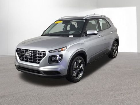 Used 2025 Hyundai Venue SEL image 11