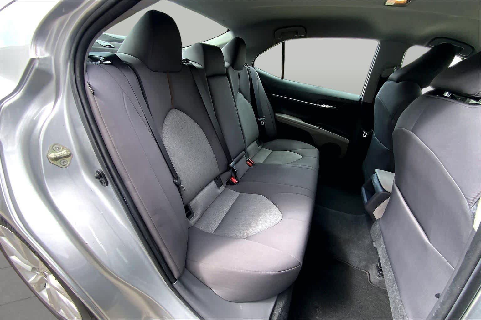 Used 2020 Toyota Camry LE FWD image 20
