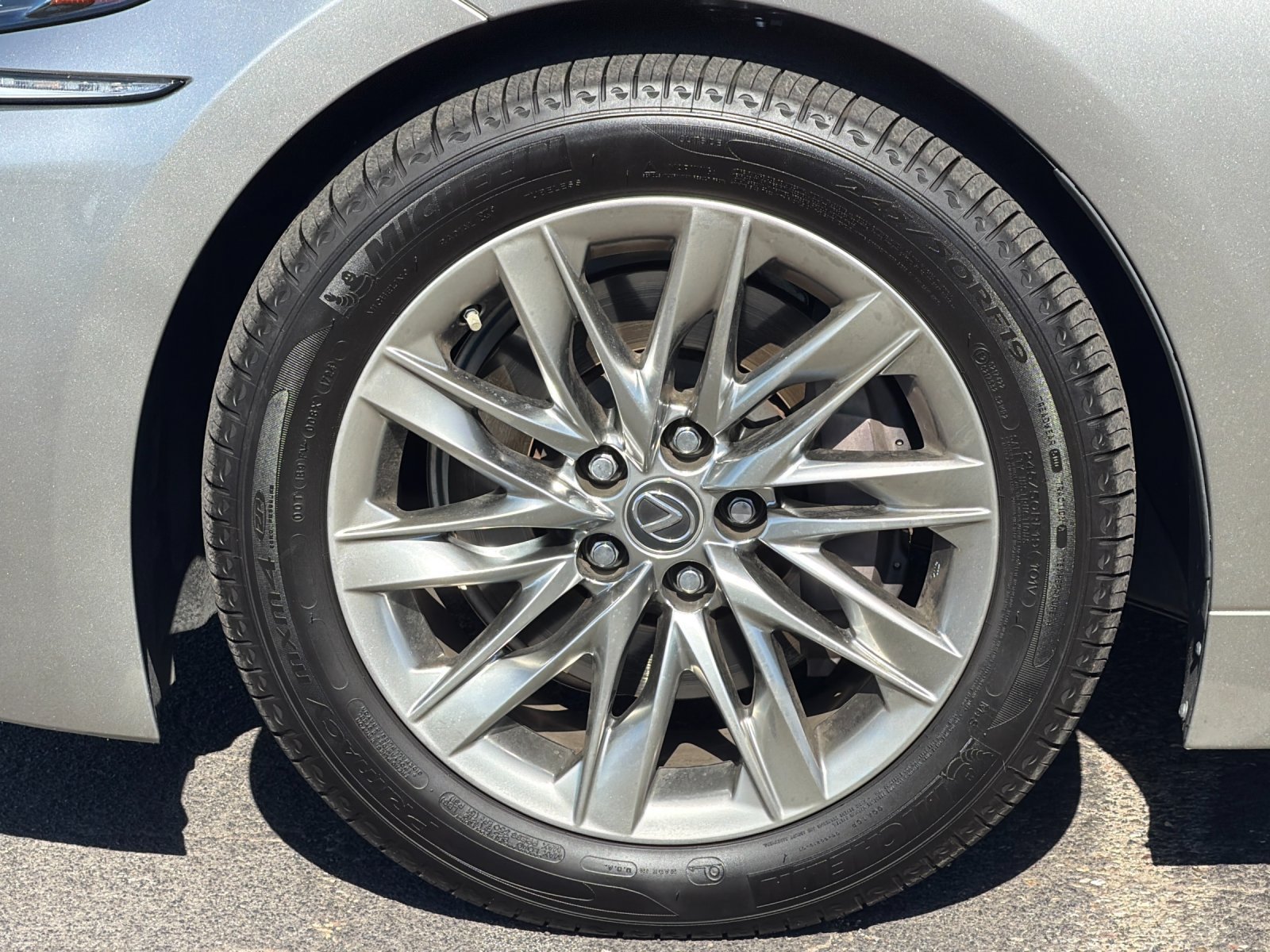 Used 2018 Lexus LS 500h w/ Interior Upgrade Package RWD image 37