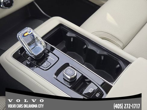 New 2026 Volvo XC90 B6 Ultra w/ Protection Package AWD/4WD image 19