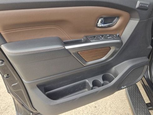 Used 2019 Nissan Titan Platinum Reserve AWD/4WD image 18