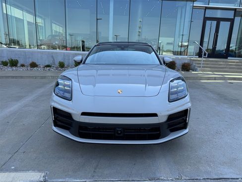 New 2025 Porsche Panamera 4 image 10